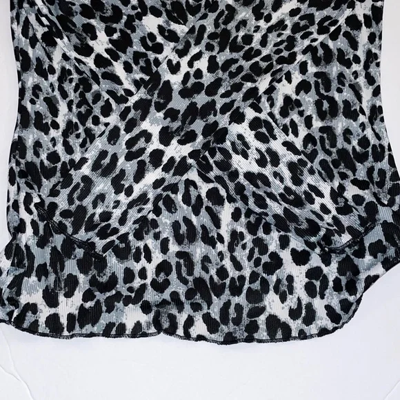 Leopard Print mock turtle neck Long Sleeve Top - Picture 3 of 9